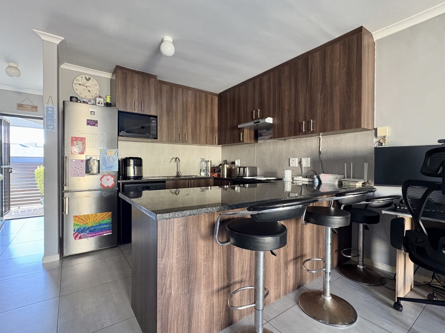 2 Bedroom Property for Sale in Parklands Western Cape